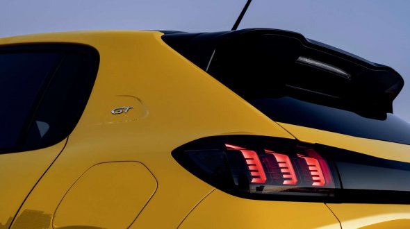 Peugeot 208 КІГТІ, ЩО СВІТЯТЬСЯ